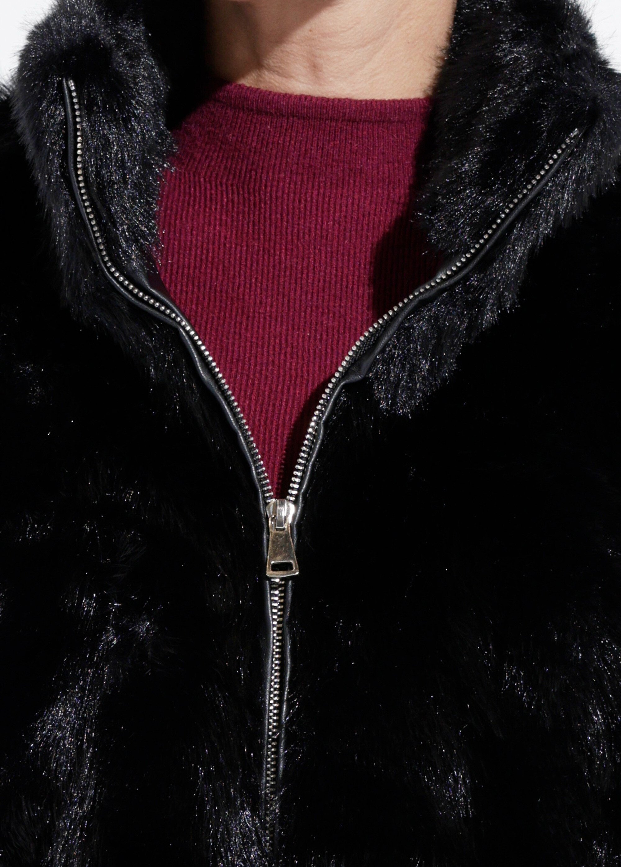 Blouson col montant en fausse fourrure