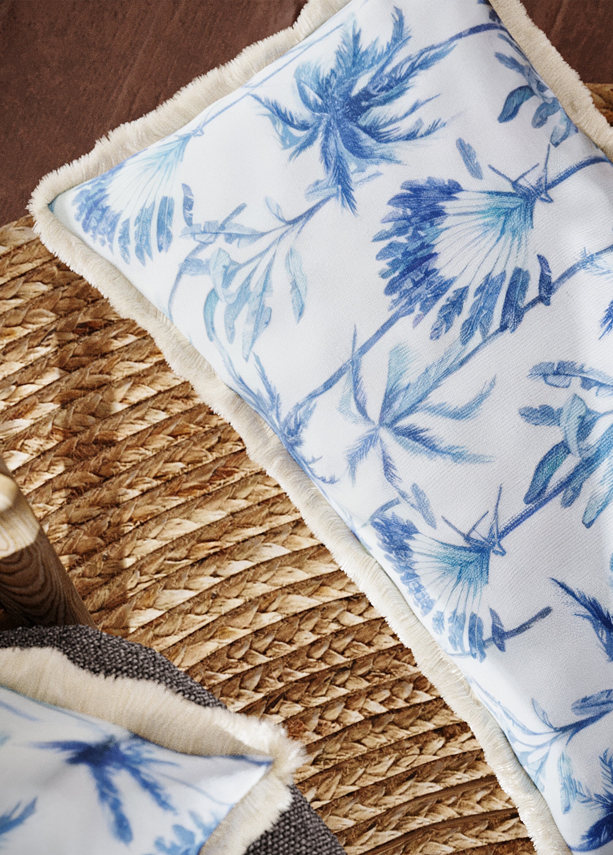 Coussin ethnique décoratif à franges Bleu POT-DAKAR SF1
