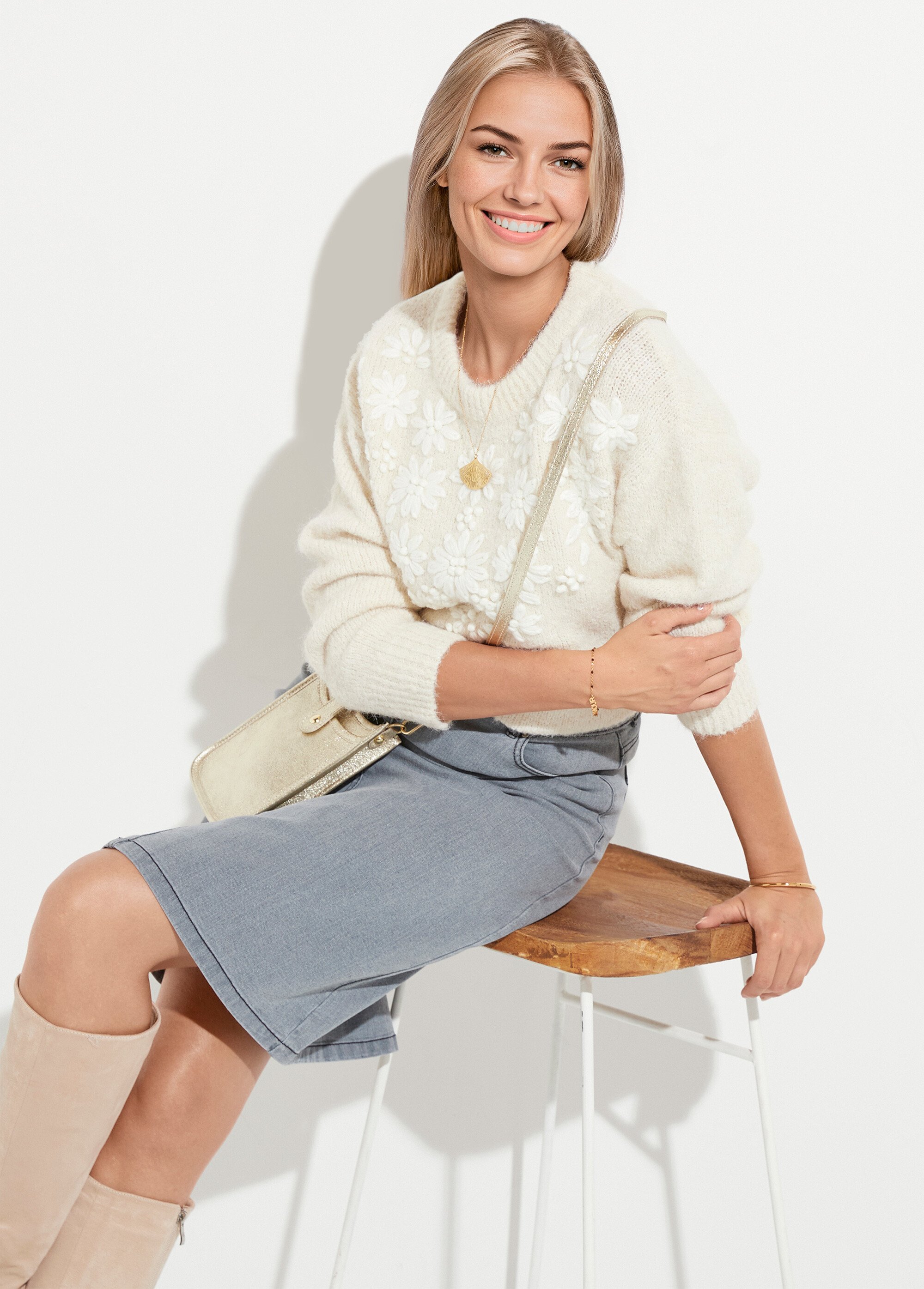 Pull moelleux col rond fleurs brodées Femme Beige POPPY MV1
