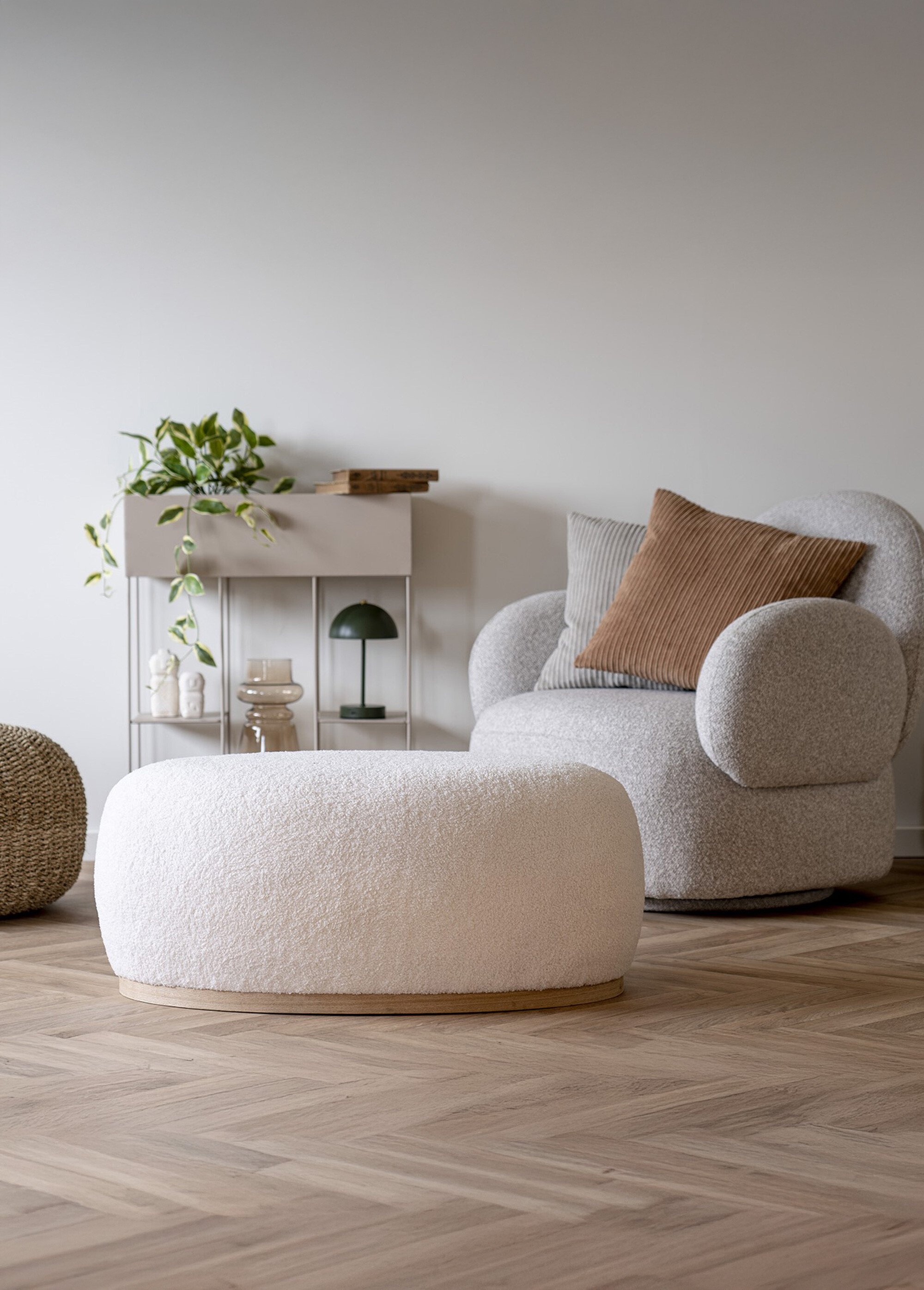 Pouf XXL ovale bouclette, base bois BLANC HN-1501222 SI1