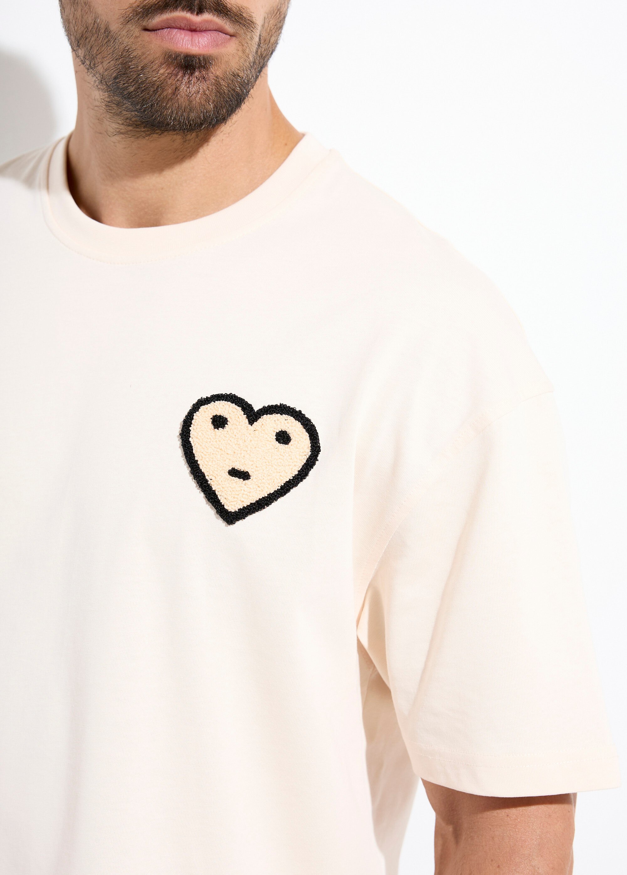 T-shirt épais détail coeur bouclette