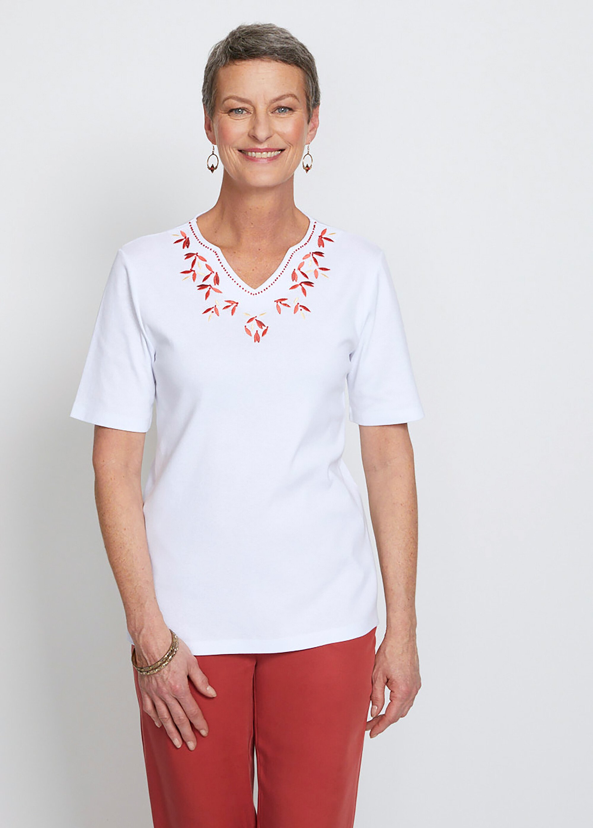 Tee-shirt encolure brodée manches courtes