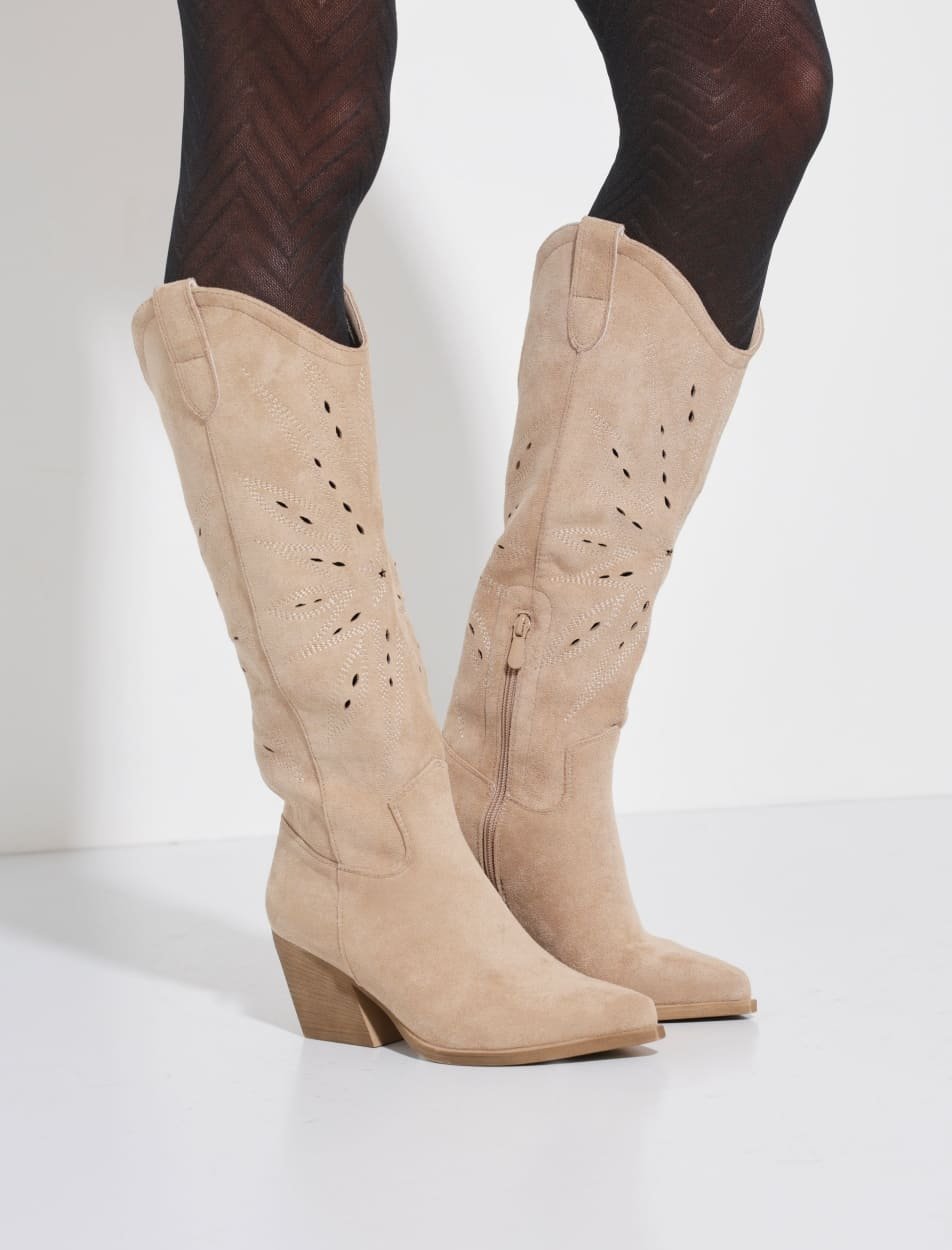 Bottes brodées western à talon biseauté