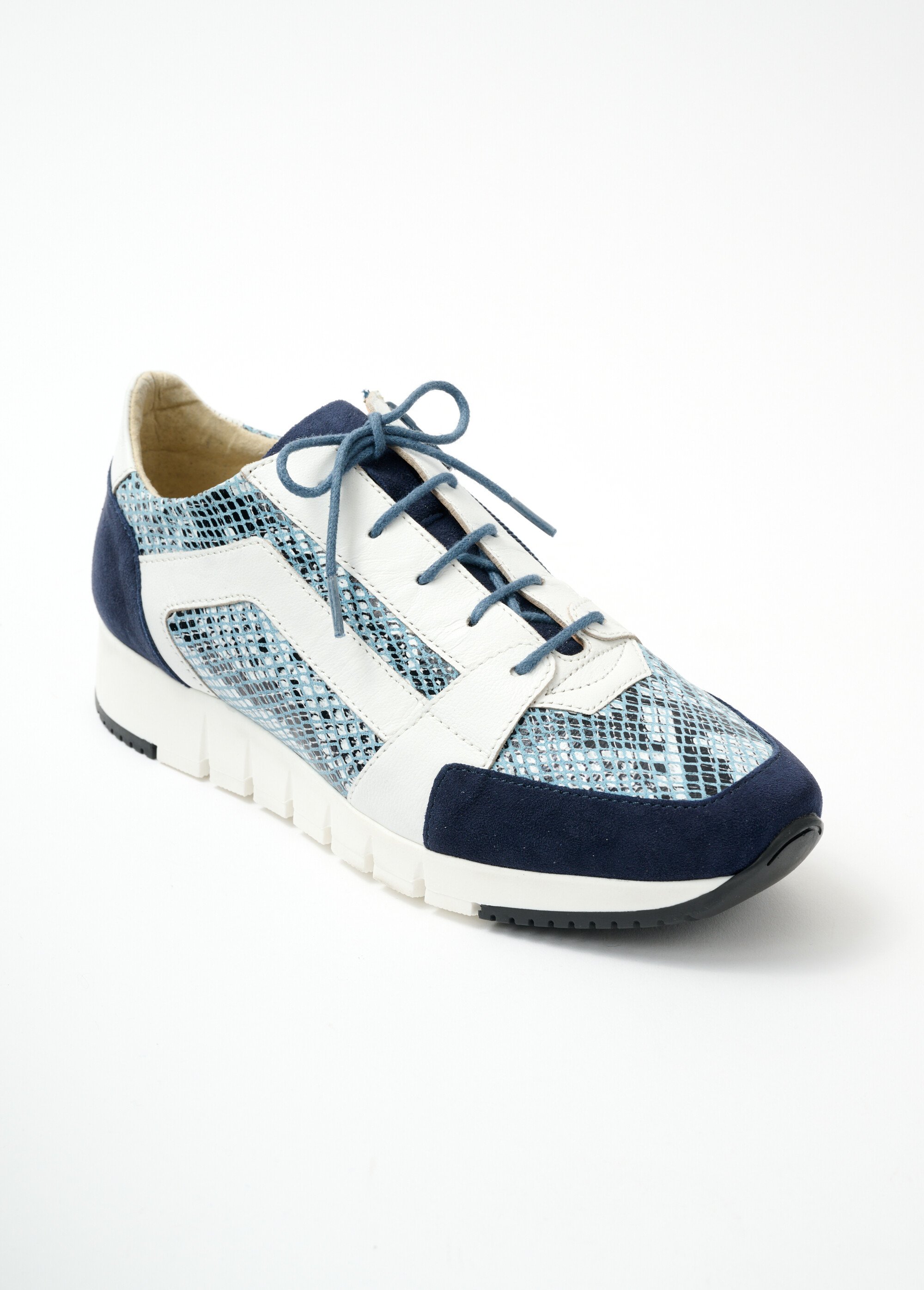 70 off trainers discount
